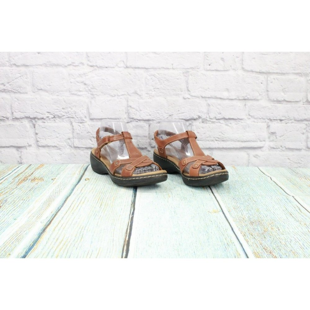Clarks Hayla Flute  Brown Leather Ankle Strap Wedge Sandals Size 7 M - Picture 3 of 9